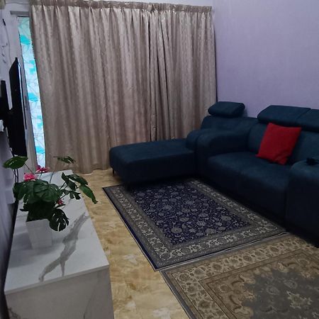 Homestay Lestari Klia Sepang Bagian luar foto